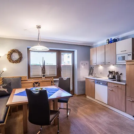 Rieser - Im Herzen Von - Sonniger Balkon - 3 Schlafzimmer * Mayrhofen